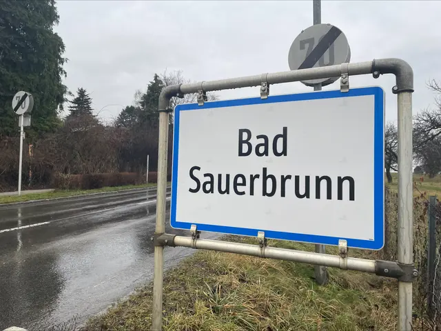 Im Ortsgebiet von Bad Sauerbrunn wurde am Freitagvormittag eine Fußgängerin von einem Auto erfasst. | Foto: Jennifer Flechl
