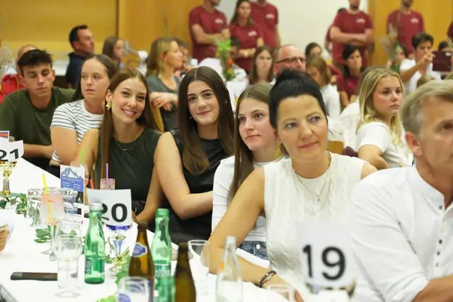 Absolventen der Neuen Mittelschule Langenwang mit Alpinem Skirennlauf. | Foto: Polansky