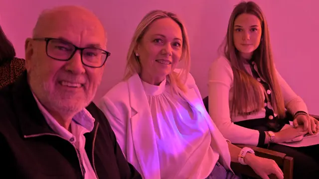 Dietmar, Anna, Sophie Wassermann, in deren "Trebesinger Hof" die brasilianischen Gäste wohnen
