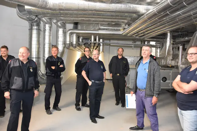 Auf Einladung von Brandschutzbeauftragtem Franz Heily machten sich die Einsatzkräfte mit den räumlichen Gegebenheiten des Klinikums vertraut. | Foto: LK Horn