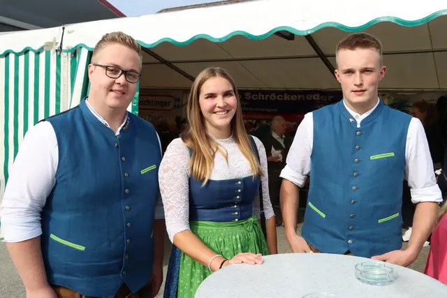 Lukas, Leandra und Lorenz freuen sich über eine gelungene Jubiläumsfeier. | Foto: Markus Bäumler und Udo Klaus/zema-medien.de