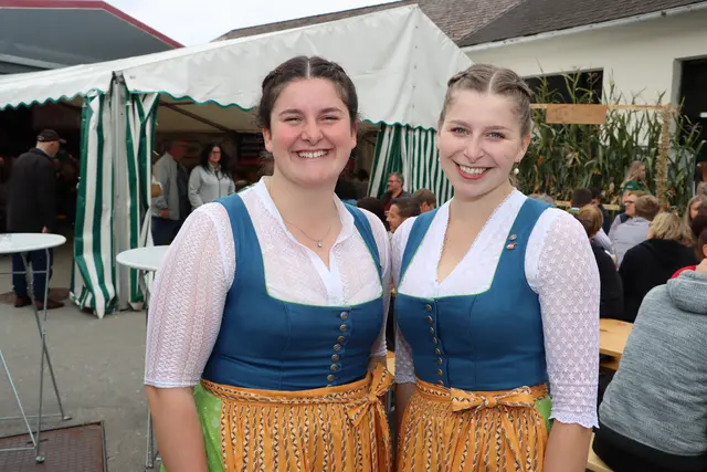 Christine und Rita freuen sich auf einen tollen Landjugendnachmittag. | Foto: Markus Bäumler und Udo Klaus/zema-medien.de