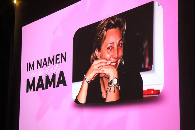 Waltraud Götsch ist 2023 mit 54 Jahren an Krebs gestorben. In ihrem Namen, in ihrem Sinn und mit ihrer Liebe im Herzen haben Ehemann Michael und die drei Söhne das große Benefizprojekt umgesetzt.