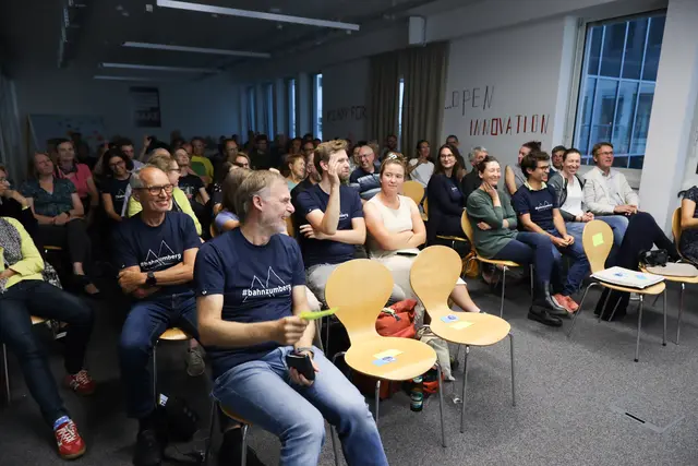 Foto: Bahn zum Berg / Oleksandra Chornobab