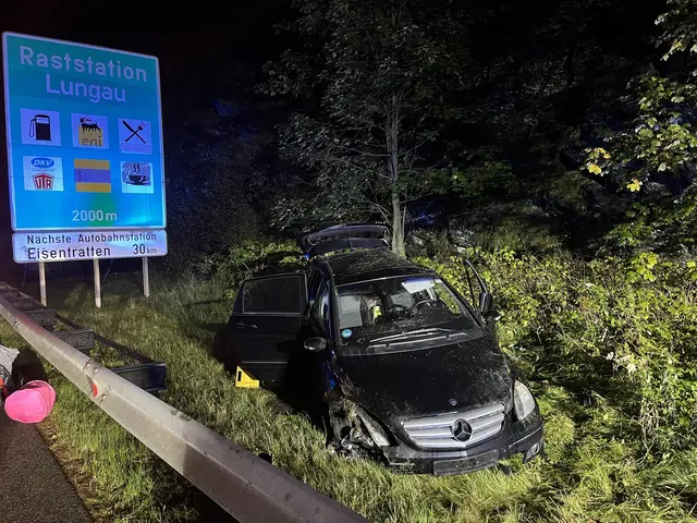 Fahrzeugüberschlag auf der Tauernautobahn | Foto: FF Zederhaus
