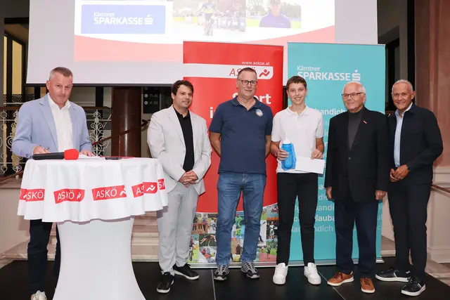 von links: Moderator und ASKÖ Kärnten Landesgeschäftsführer LAbg. Günter Leikam, Gilbert Blechschmid (Kärntner Sparkasse, Marketing) Werner Rössler (Obmann KSK Klagenfurt-Magdalensberg, Rafael Waldhauser, ASKÖ Kärnten Präsident NR-Abg. a.D. Anton Leikam und sein Vizepräsident Dir. Jürgen Pfeiler