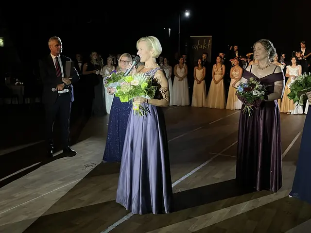 Eröffnung durch Direktorin Sonja Hasler | Foto: Gesa Buzanich