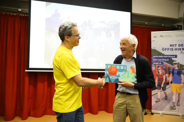 Foto: Bahn zum Berg / Oleksandra Chornobab