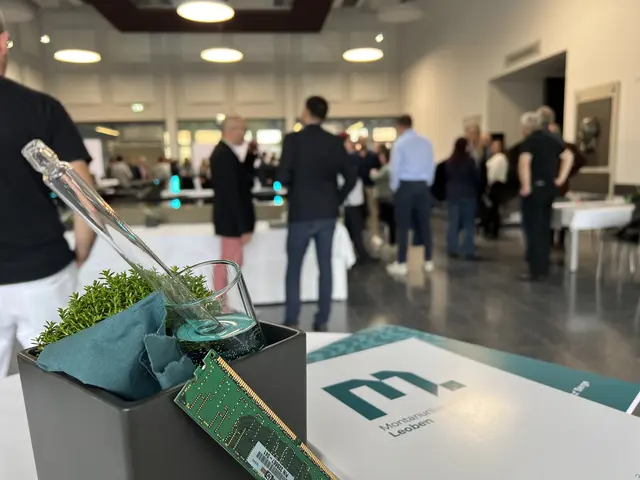 Das neue Logo von der Montanuniversität Leoben zieht sich wie ein roter Faden durch den Kommunikationsauftritt. | Foto: Elisabeth Egle