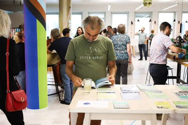 Foto: Bahn zum Berg / Oleksandra Chornobab