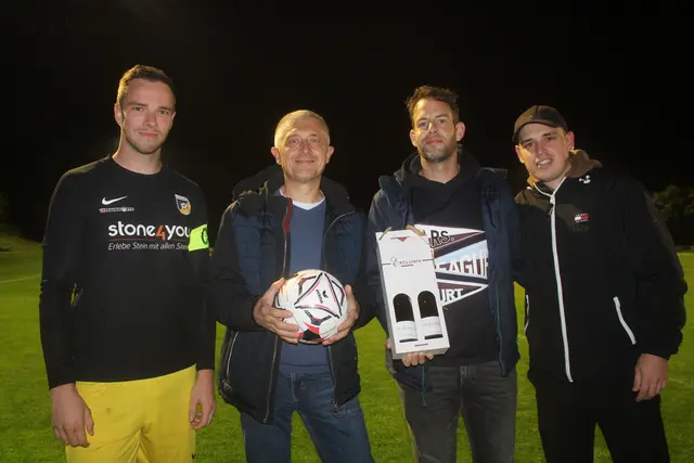 Erwin Graf sponserte den Matchball für die SU Grabern. | Foto: arbes
