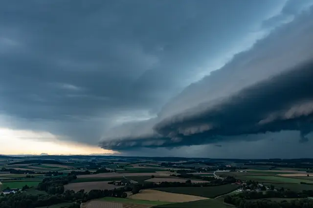 Die Wochen bleibt wechselhaft. Zu erwarten sind Regenschauer, Wolken und zwischendruch Sonnenschein. | Foto: Doms/BRS
