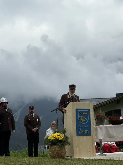 Bezirksfeuerwehrinspektor Martin Raffeiner: „Euch ist ein Schmuckstück gelungen dank tausender Stunden Eigenleistung“  | Foto: Elisabeth Zangerl