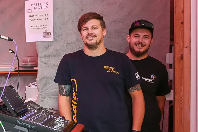 Sebastian und Florian hatten alle Hände voll zu tun. | Foto: Markus Bäumler und Udo Klaus/zema-medien.de