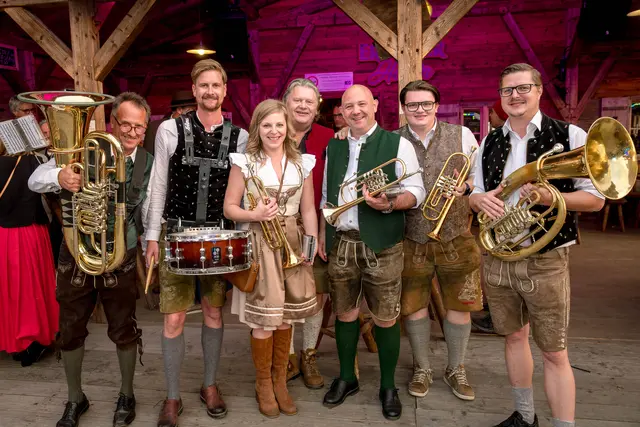 Für Stimmung sorgte die "Ebersteiner Kirchtagsmusik".