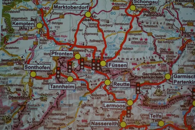 Auf dieser Karte sind jene Stellen eingezeichnet, auf denen nach Ansicht des Transitforums Dosierampeln aufgestellt werden sollten. | Foto: MeinBezirk/Günther Reichel