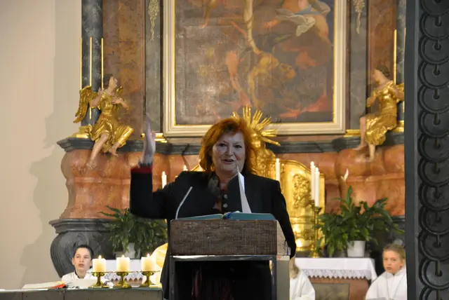 Auch die Naturfreunde sind vertreten-Vorsitzende barbara Gamsjäger | Foto: Peter Taurer