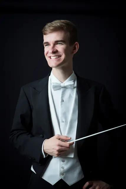 Matthias Achleitner wird das Jubiläumskonzert dirigieren. | Foto: Zoe Goldstein