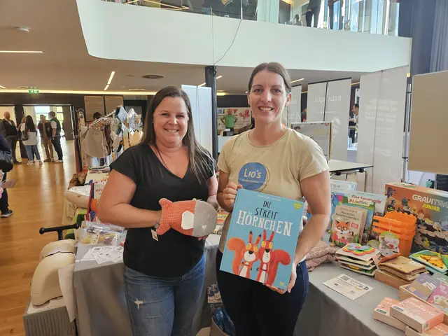 Tanja Brandhofer und Sandra Heigl  | Foto: Glösl