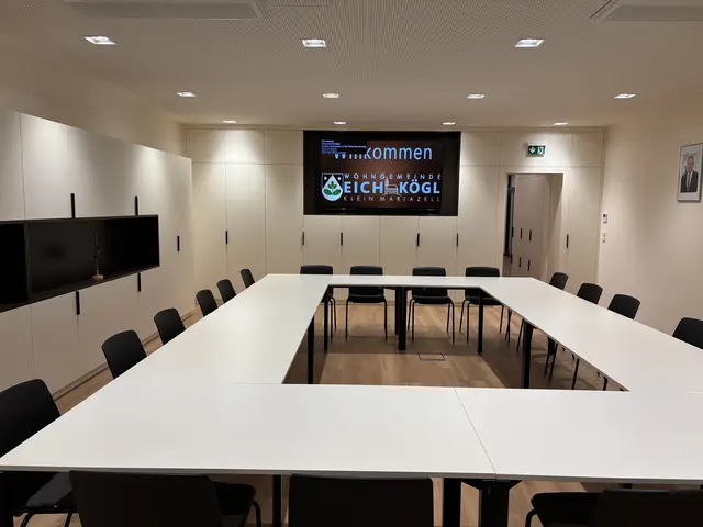 Der neue Sitzungssaal kann auch für Veranstaltungen und Vorträge genutzt werden. | Foto: MeinBezirk/Heimo Potzinger