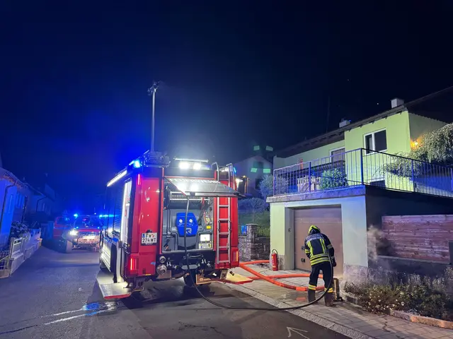 Die Feuerwehr belüftete das verrauchte Wohnhaus. | Foto: FF Groß Siegharts