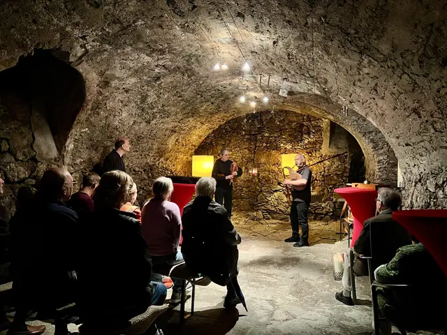 Ein ungewöhnliches Schauspiel erlebte das Publikum auf Einladung des Museum Kitzbühel-Fördervereins im Hotel Tiefenbrunner. | Foto: alpinguin