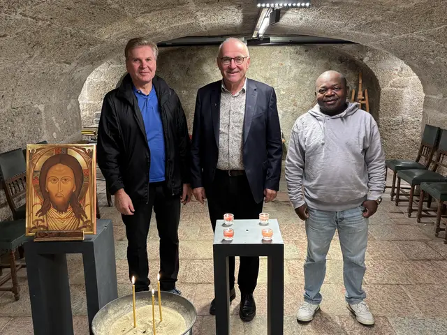 Gappmayr, Dürlinger und Lobingo in der Krypta. | Foto: Schrofner