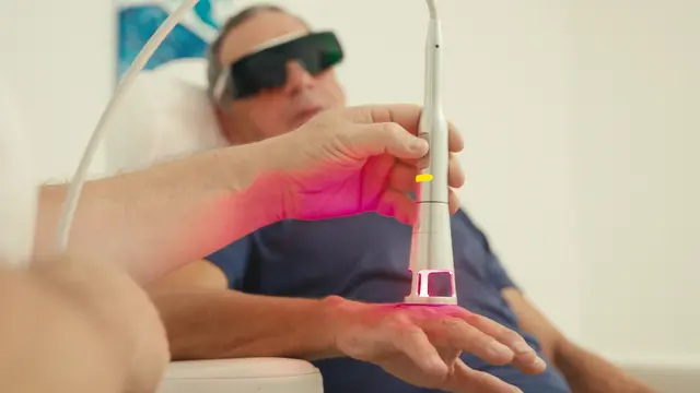 Laser- und Wundtherapie Moser bietet moderne Laserbehandlung bei Arthrose, Rückenschmerzen, Gelenkschmerzen und zur Wundheilung – sanft, effektiv und medikamentenfrei.     | Foto:  Laser- und Wundtherapie Moser