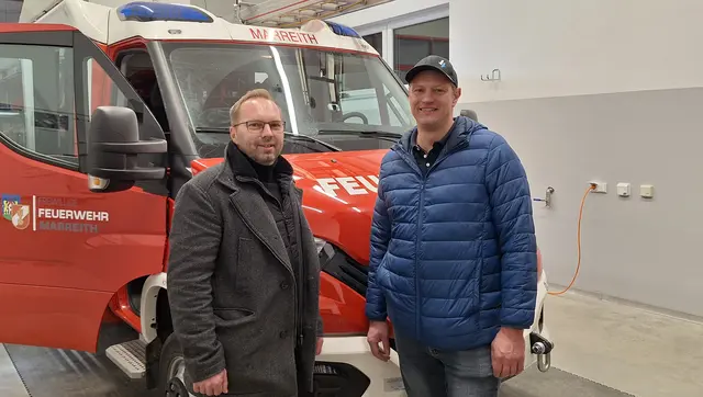 Bürgermeister von St. Oswald, Michael Spörker (l.), und Thomas Affenzeller von der FF Marreith. | Foto: Gemeinde St. Oswald