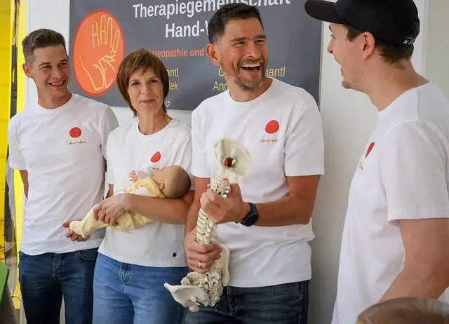 Der Spaß kam bei all den wichtigen Themen aber trotzdem nicht zu kurz – wie hier das Team von Hand-Werk eindrucksvoll zeigt. | Foto: Stadtgemeinde Saalfelden