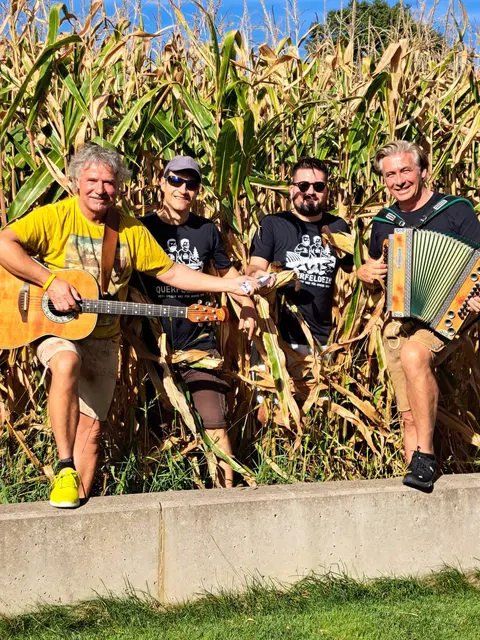 "Hofrats Combo" sorgte neben Motivation auch für akustische Orientierung. | Foto: Schwab/Raferzeder