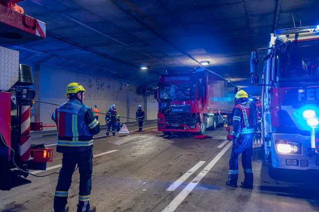 Der Tunnel musste Richtung Schwechat gesperrt werden. | Foto: Pressestelle Feuerwehr Vösendorf