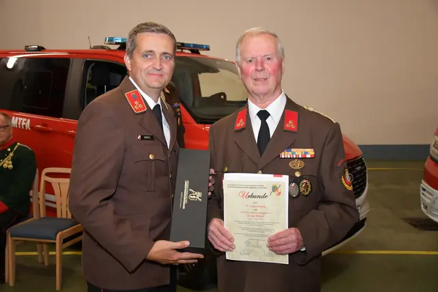Gratulation an Franz Böhm zum 75. Geburtstag | Foto: FF Waidhofen/Thaya