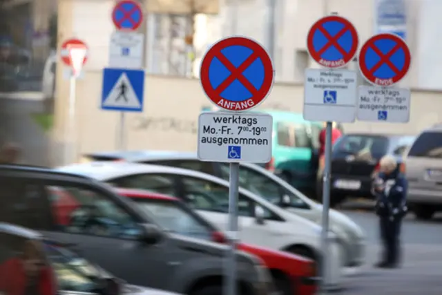 Rund ein Viertel der Parkplätze in St. Leonhard soll ab 2026 zu Anrainerparkplätzen werden.  | Foto: Grazer Parkraumservice