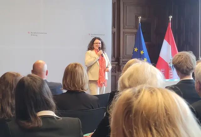 Doris Wagner, Sektionschefin im Bildungsministerium, gratulierte den Siegerinnen und Siegern. | Foto: HAK/HAS Weiz