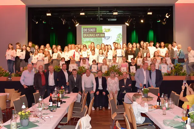 Verdiente Sportler und Funktionäre ehrte die Stadt Braunau für ihre Leistungen. | Foto: HCH-Fotopress