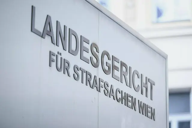 Zehn Burschen sind in einem Prozess wegen sexueller Übergriffe gegen ein damals zwölfjähriges Mädchen freigesprochen worden: Das Urteil sorgt nach wie vor für einen Aufschrei und könnte jetzt Konsequenzen haben. | Foto: Max Slovencik / EXPA / picturedesk.com