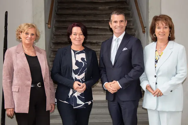 Regierungspräsidentin von Schwaben, Barbara Schretter, Tirols Landtagspräsidentin Sonja Ledl-Rossmann, Bayerns Europaminister Eric Beißwenger und Maria Rita Zinnecker, Landrätin Ostallgäu (v.l.). | Foto: Stadt Füssen/Blersch