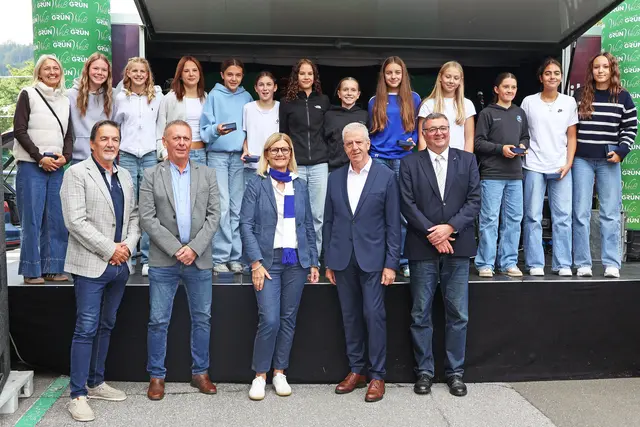 Die Damenjungendmannschaft U 11 bis Jahrgang 2012. | Foto: Stadt Bruck