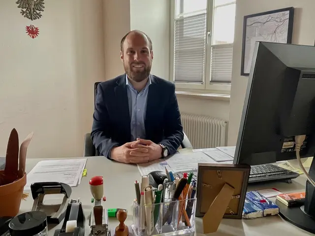 Bgm. Marco Mösl: "In meinen Adern fließt blaugelbes Blut und meine Hand bleibt weiterhin ausgestreckt." | Foto: Hassl