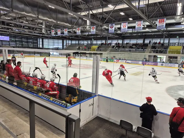 Die Praxis in der Eishalle Kapfenberg absolvieren - hier ein Match des Gössercups bei 10 Jahre Kängurus | Foto: Andrea Stelzer