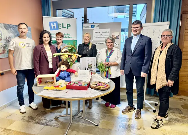 Peter Rosegger, Dijana Baranja, Regina Gollenz, Eveline Brandstätter, Maria Pieberl-Hatz; Johannes Lang und Tatjana Marks-Luttenberger (v. l.) beim Tag der Demenz im Landespflegezentrum Bad Radkersburg | Foto: KAGes LKH Südweststeiermark