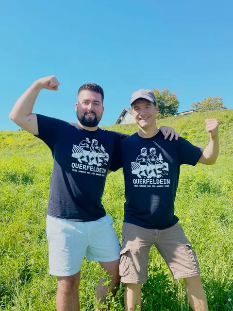 Starke Männer, coole Idee: Der Amtsleiter und der Biobäcker waren voll in ihrem Element. | Foto: Schwab/Raferzeder