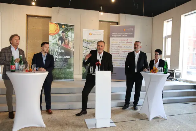 Landeshauptmann Hans Peter Doskozil informierte über den Fortschritt beim Neubau des Hochschul-Campus. | Foto: Landesmedienservice/Müllner-Frühwirth