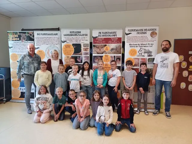 Die Volksschülerinnen und Volksschüler lernten Wissenswertes über Fledermäuse. | Foto: Wolfgang Lakitsch