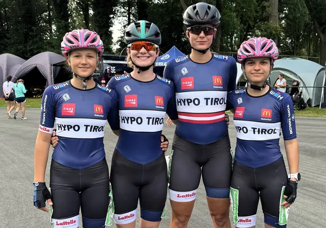 Anna Petutschnigg (3. von links) gilt als Vorbild beim Speedskating - Nachwuchs SC Lattella Wörgl. | Foto: SC Lattella Wörgl