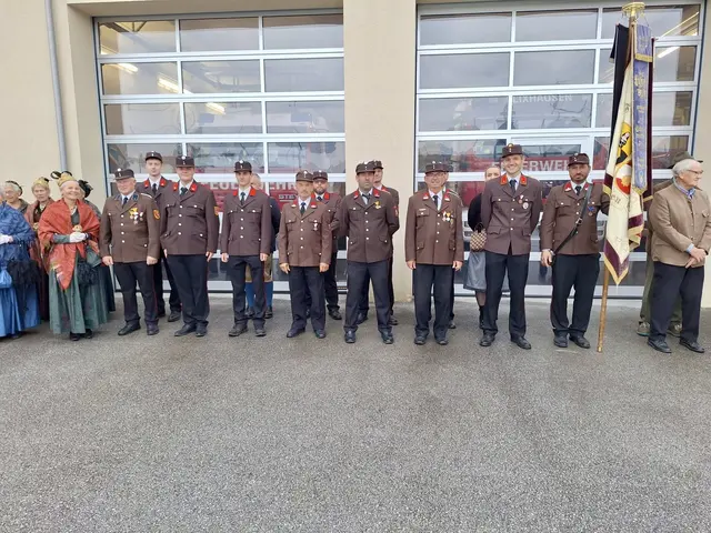 Die Freiwillige Feuerwehr Elixhausen beim Erntedankfest in Elixhausen. | Foto: Karl Edtstadler