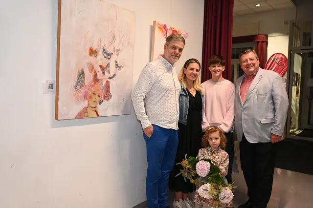 Vizebürgermeister Markus Riedmayer mit Désirée Hackl, Kristian Prinzjakowitsch, Valentina und Vincent.
 | Foto: 2025psb/sap