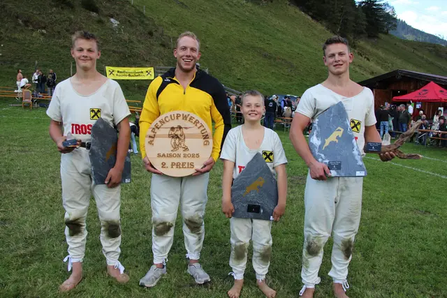 Die erfolgreichen Matreier Ranggler in der Rauris (von links nach rechts): Gabriel Mariner, Lukas Mattersberger, Emanuel Wibmer und Matthäus Gander. | Foto: SU iDM Matrei