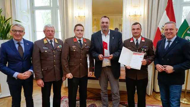 Auszeichnung für die Vertreter von Alwera | Foto: LFV/Karner 